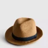 Szalmából készült trilby