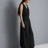 V-nyakú, ballonlábú jumpsuit