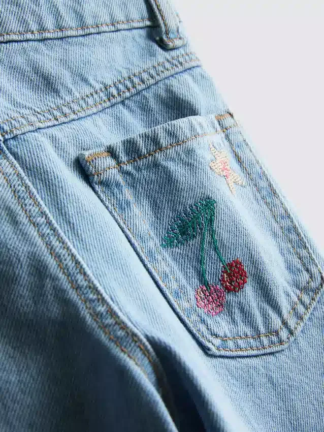 1,5–8 év | gyümölcsös hímzésű farmer