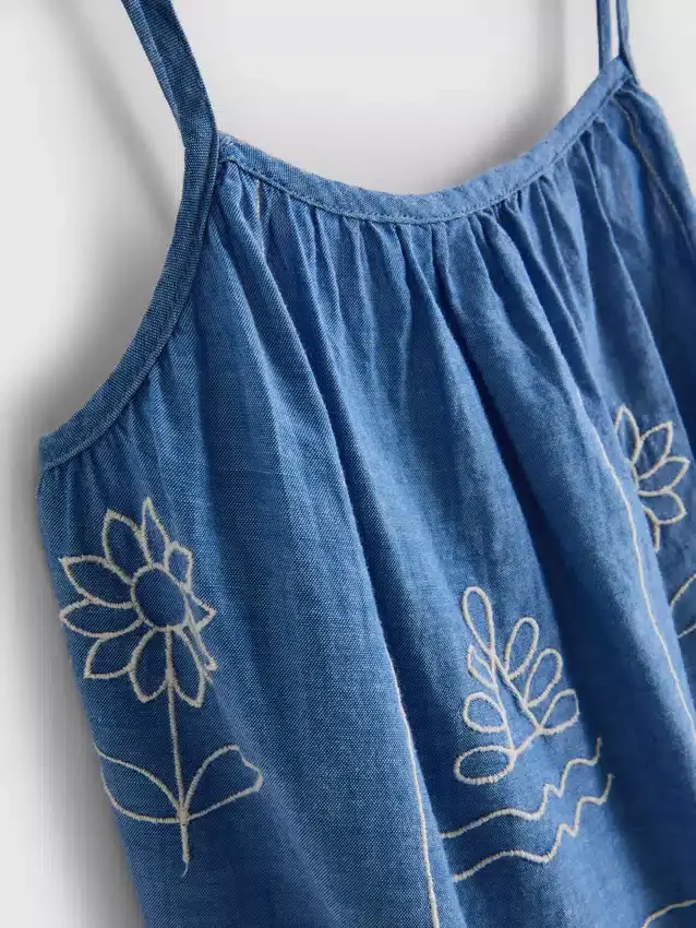 1,5–9 éves korosztály | hímzett chambray cami ruha