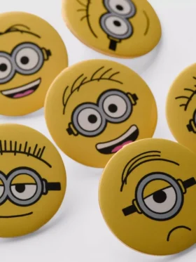 6 db-os Minions gomb