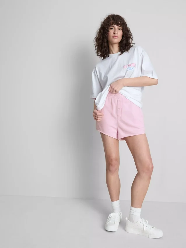 A Primark-kollekció | Gombos részletekkel ellátott, magas pamut tartalmú rövidnadrág