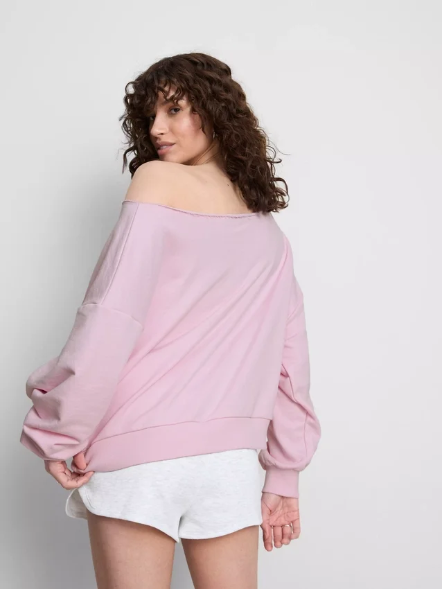 A Primark-kollekció | szlogenes, vállakat szabadon hagyó pulóver