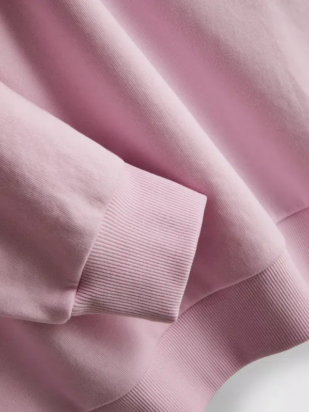 A Primark-kollekció | szlogenes, vállakat szabadon hagyó pulóver