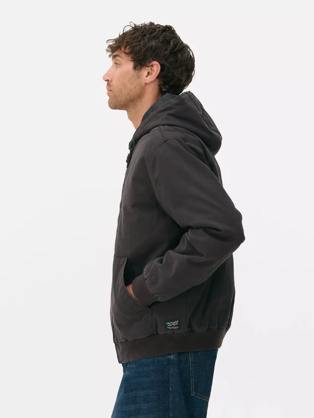 A Stronghold vászon kapucnis dzseki