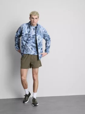 Aktív, cipzáras, tölcsérnyakú kabát