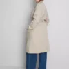 Alapvető, övvel ellátott trenchcoat