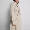 Alapvető, övvel ellátott trenchcoat