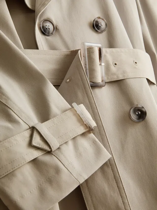 Alapvető, övvel ellátott trenchcoat