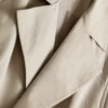 Alapvető, övvel ellátott trenchcoat