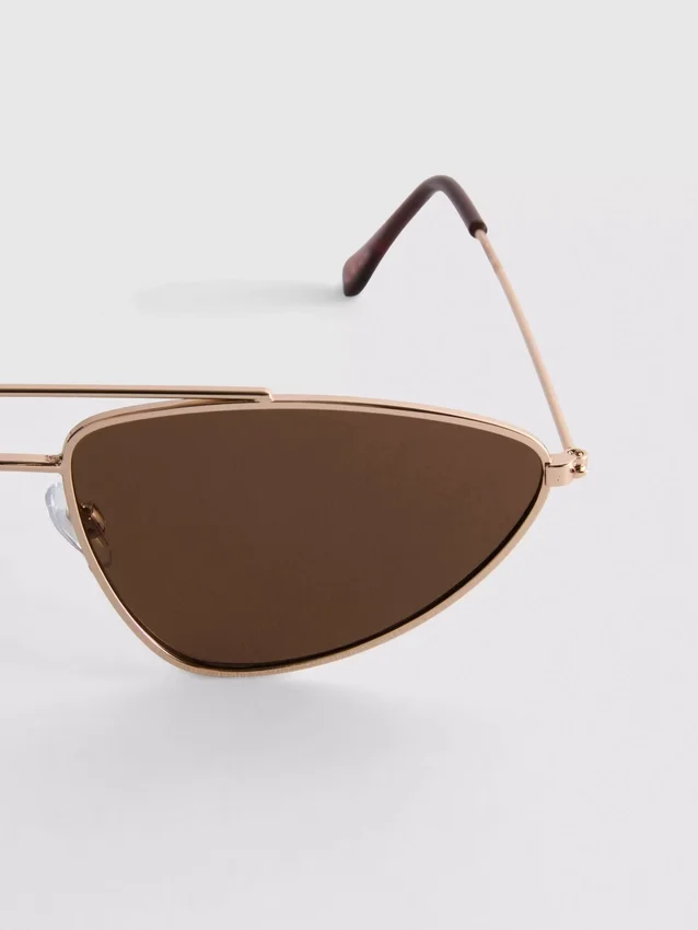 Aviator stílusú fémkeretes napszemüveg