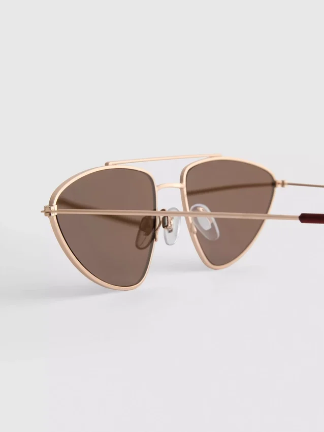 Aviator stílusú fémkeretes napszemüveg