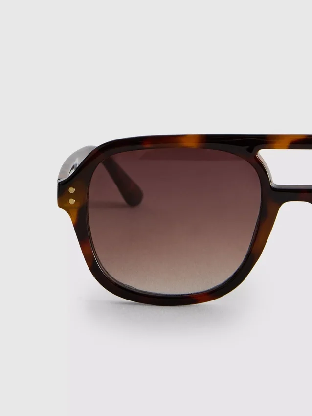 Aviator stílusú napszemüveg