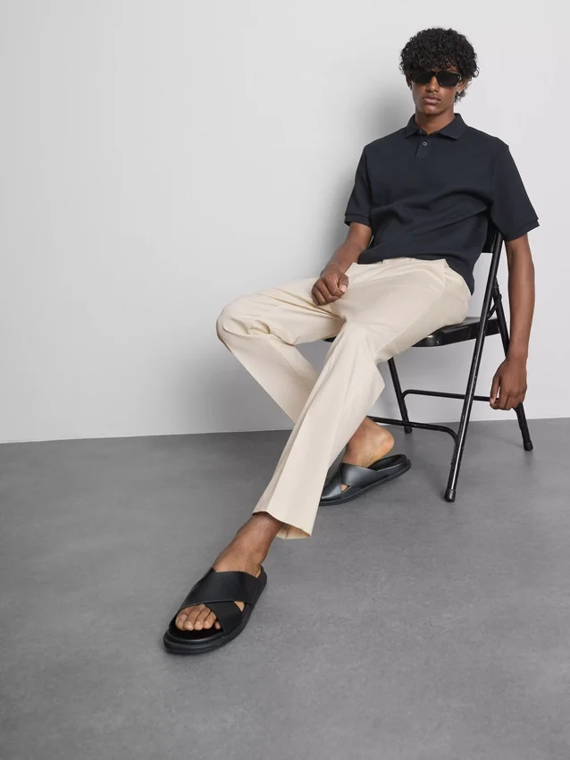 Az Edit slim fit barizsolt nadrág