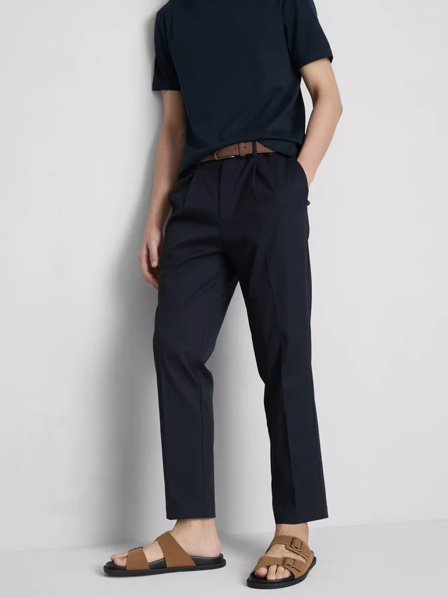 Az Edit slim fit barizsolt nadrág