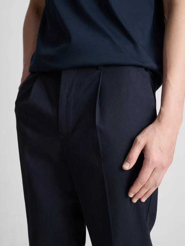 Az Edit slim fit barizsolt nadrág