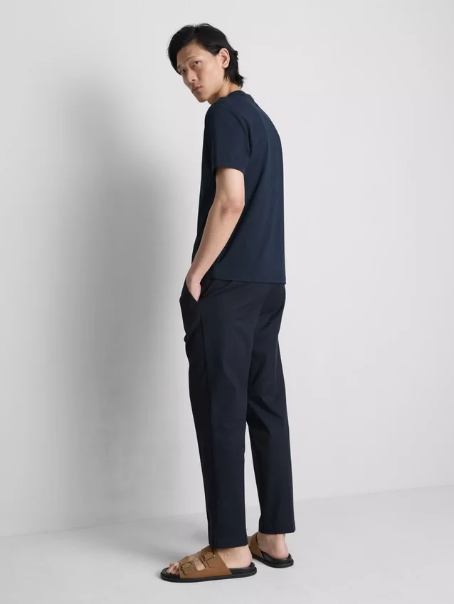Az Edit slim fit barizsolt nadrág