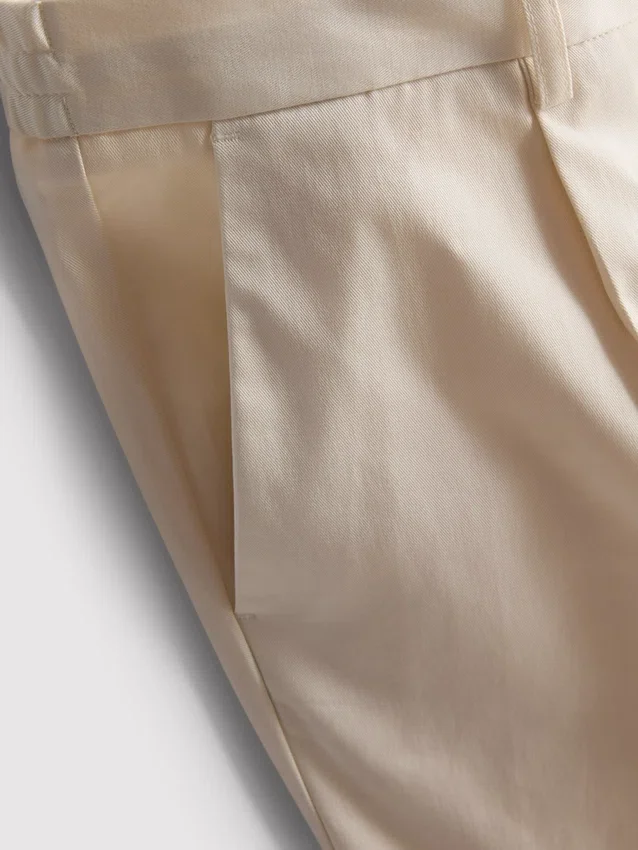Az Edit slim fit barizsolt nadrág