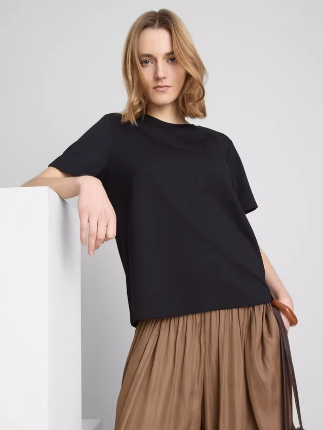 Az Edit slim fit póló