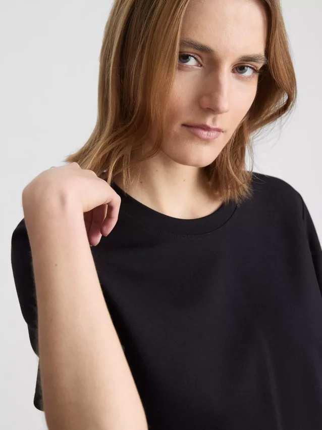 Az Edit slim fit póló