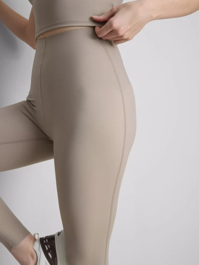Bodysculpt Performance közepes derékmagasságú leggings