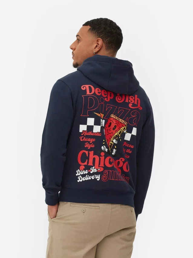 „Chicago deep dish” grafikás kapucnis pulóver