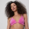 Csillogó, fodros háromszög alakú bikini felső
