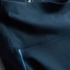 Csőszerű díszítésű, sima, tartást biztosító sportlegging