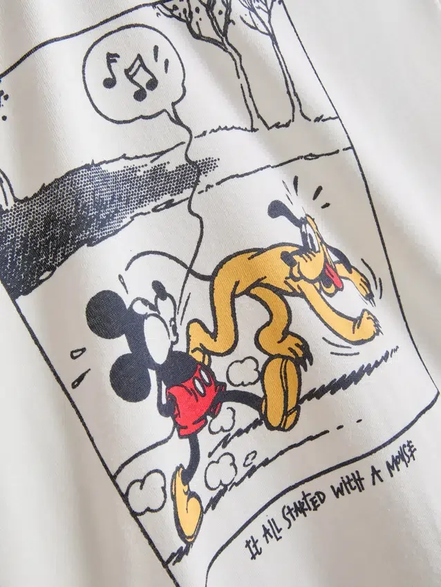 Disney Mickey Mouse-os grafikás rövidnadrágos pizsama