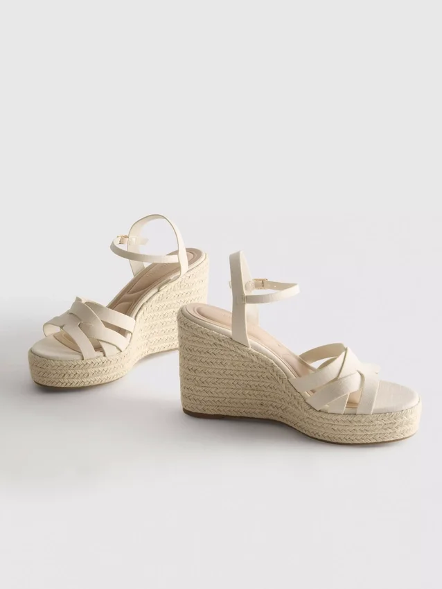 Espadrille sarokos szandál
