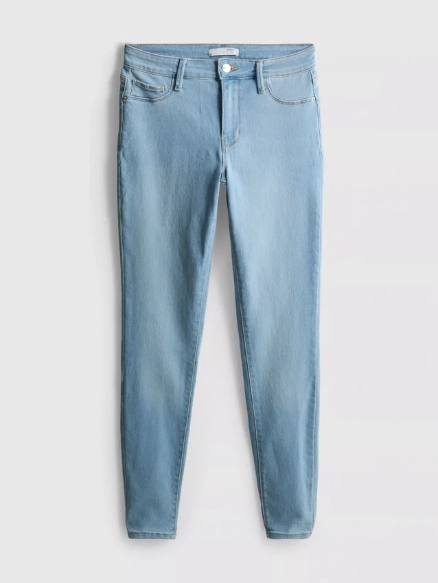 Essential közepes derékmagasságú skinny farmer | normál