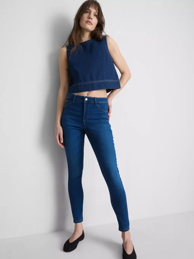 Essential közepes derékmagasságú skinny farmer | normál