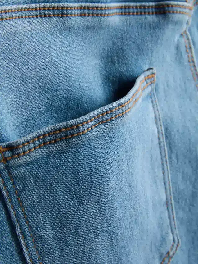 Essential közepes derékmagasságú skinny farmer | normál