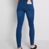 Essential közepes derékmagasságú skinny farmer | normál