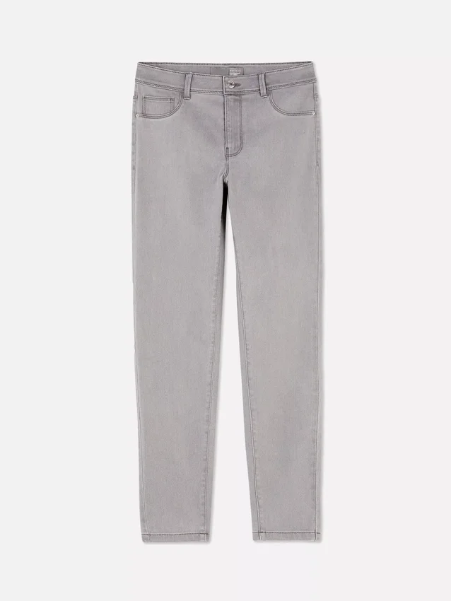 Essential közepes derékmagasságú skinny farmer | normál