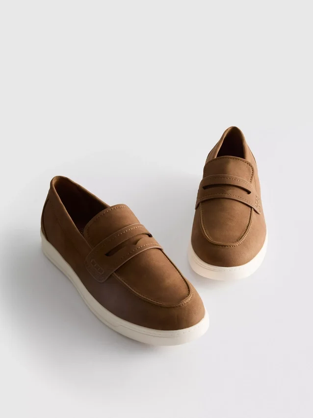 Felcsúszós loafer