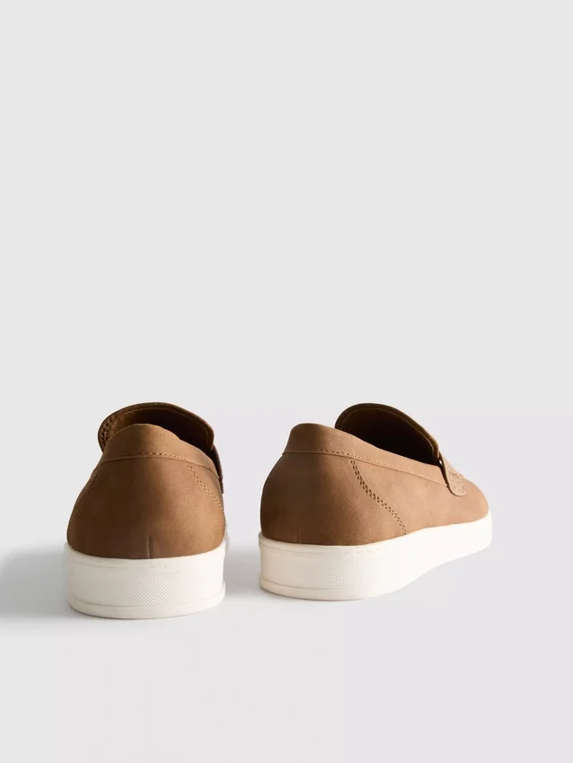 Felcsúszós loafer