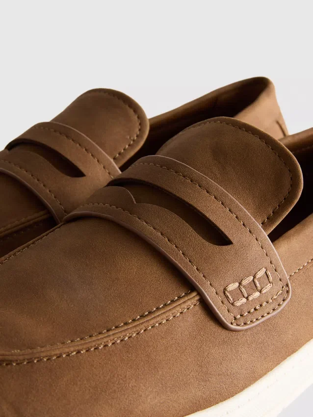 Felcsúszós loafer