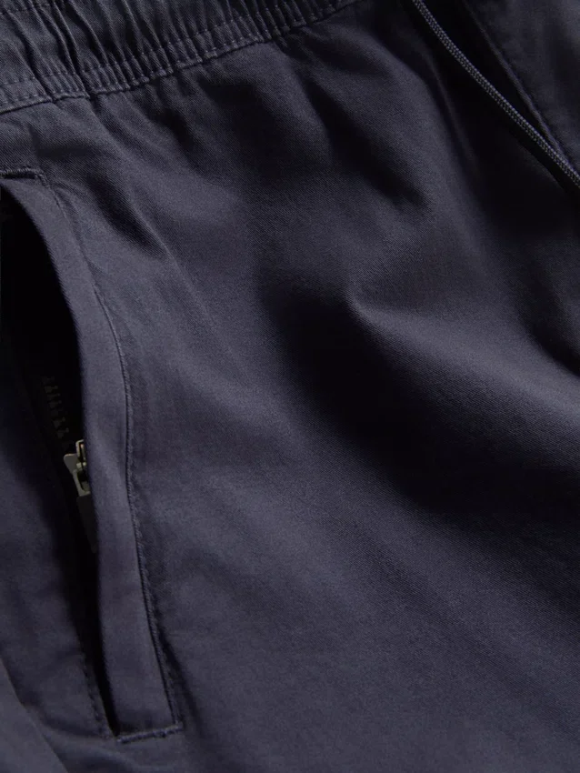 Felhajtott szegélyű cargo joggingnadrág