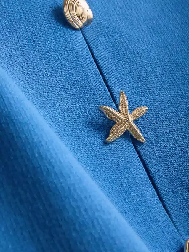 Formázott, gombos mellény