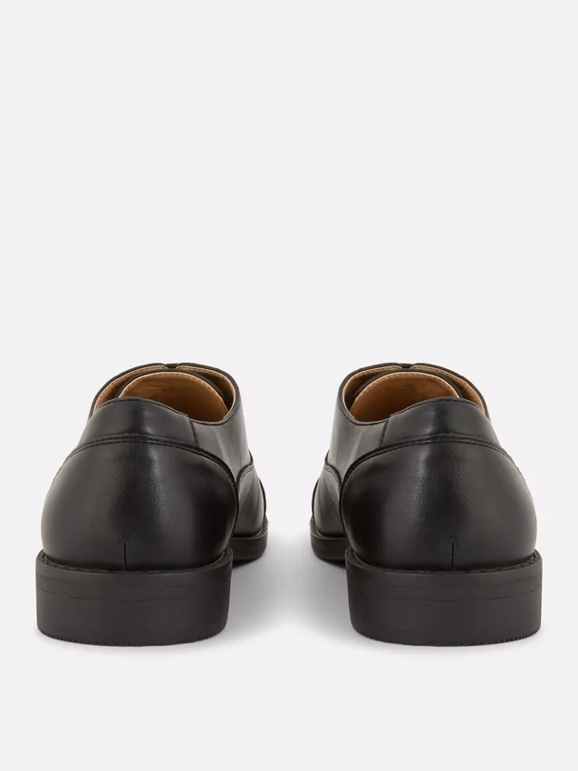 Fűzős elegáns cipő
