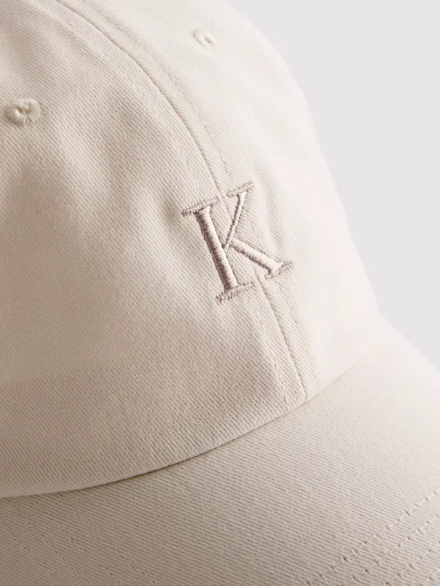 Hímzett kezdőbetűs baseball sapka