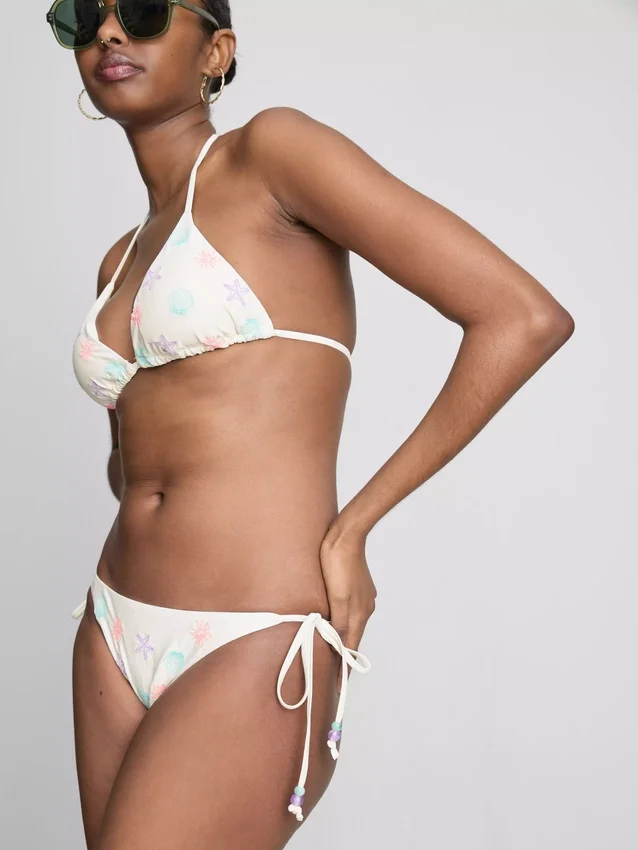 Hímzett, oldalt kötős bikini alsó