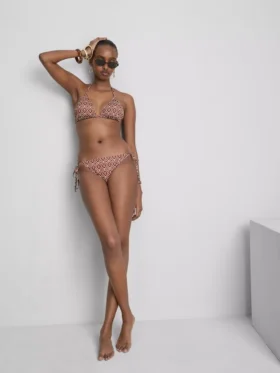 Háromszög alakú, oldalt kötős bikini szett