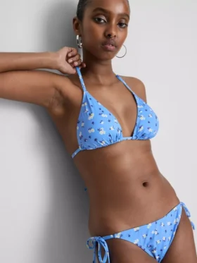 Háromszög alakú, oldalt kötős bikini szett