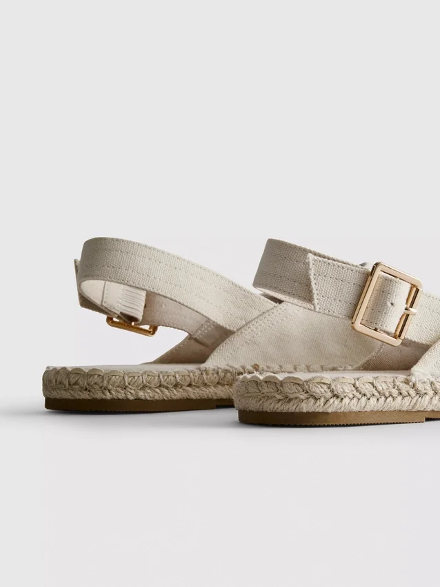Hátsó pántos espadrill szandál