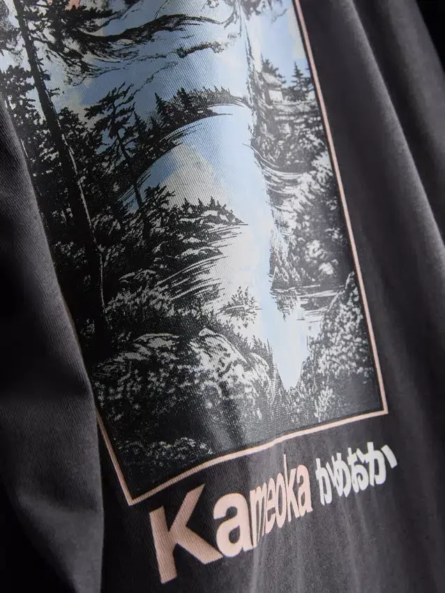 Kameoka grafikus póló
