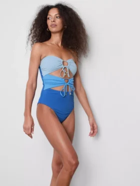 Kivágott bandeau fürdőruha
