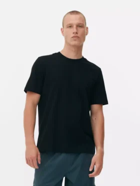 Klasszikus, kerek nyakú póló