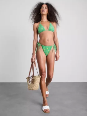 Kockás mintás, banános háromszög alakú bikini felső